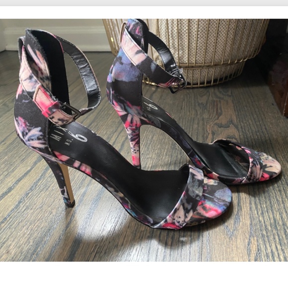 Floral strappy heels - Picture 1 of 4